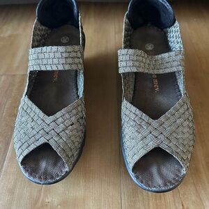 bernie mev. Woven bronze sandals